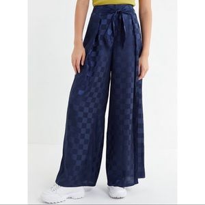 High waisted checkered satin pants